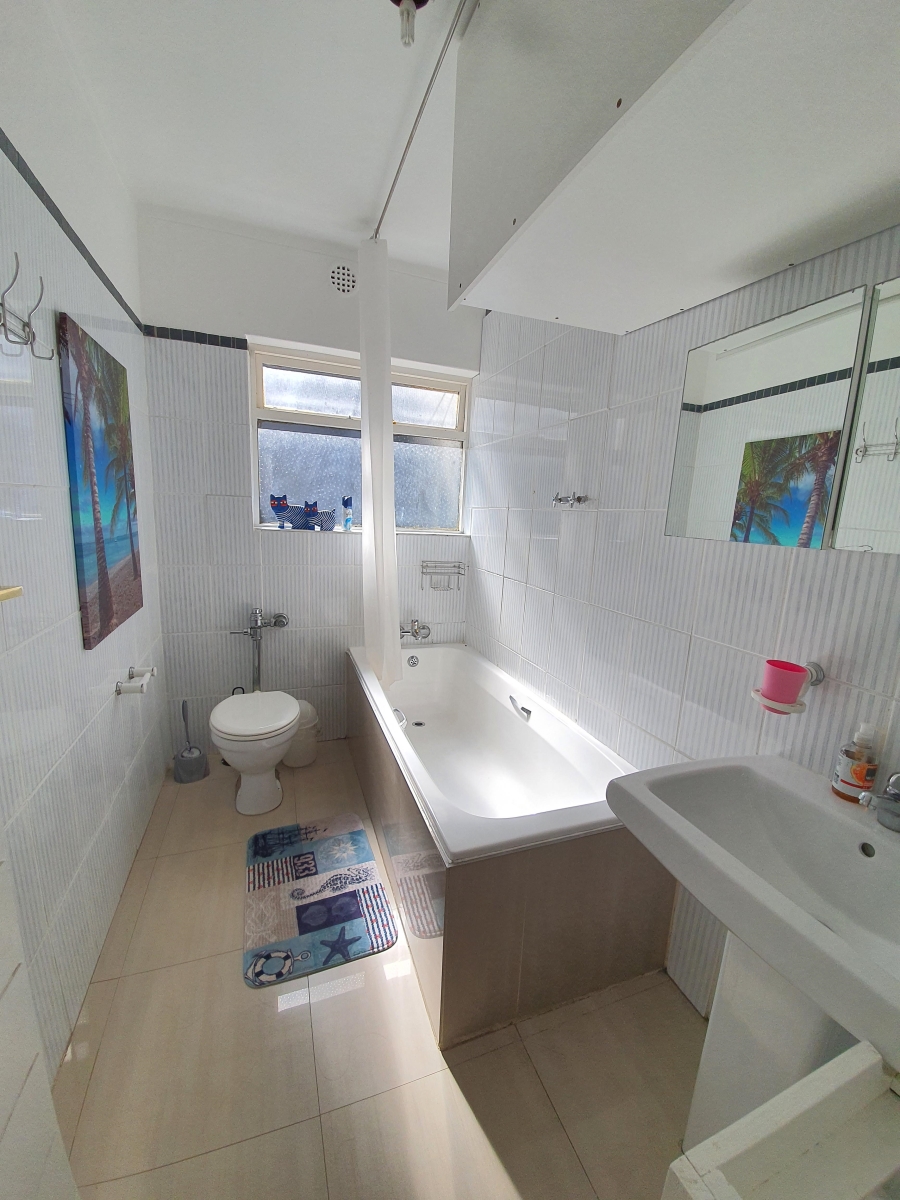 To Let 2 Bedroom Property for Rent in Sea Point Western Cape